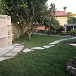 Casa De Santa Luzia B