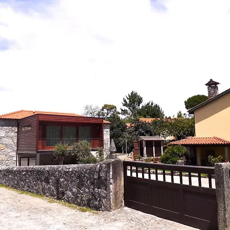 בית נופש Casa De Santa Luzia B קמיניה